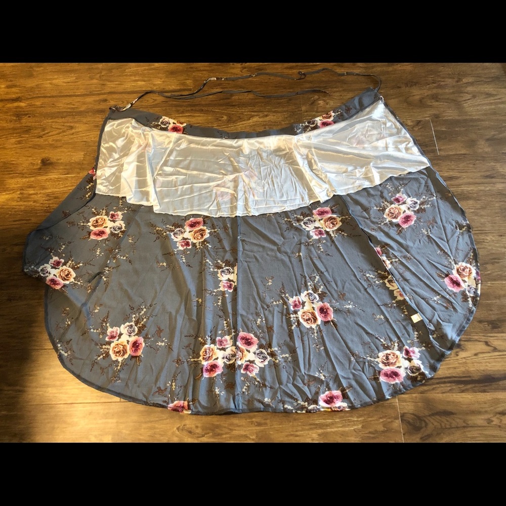 NWOT Slimming Floral Long Wrap Around Skirt - Picture 11 of 16